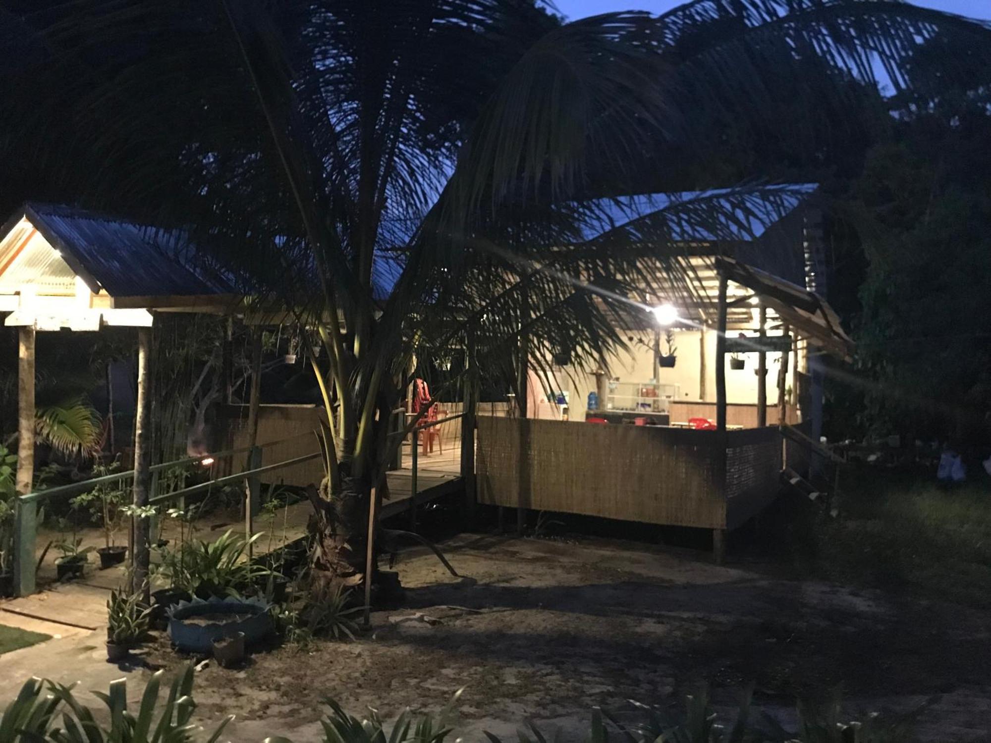 Naks Shack Hostel Koh Ta Kiev Exterior foto